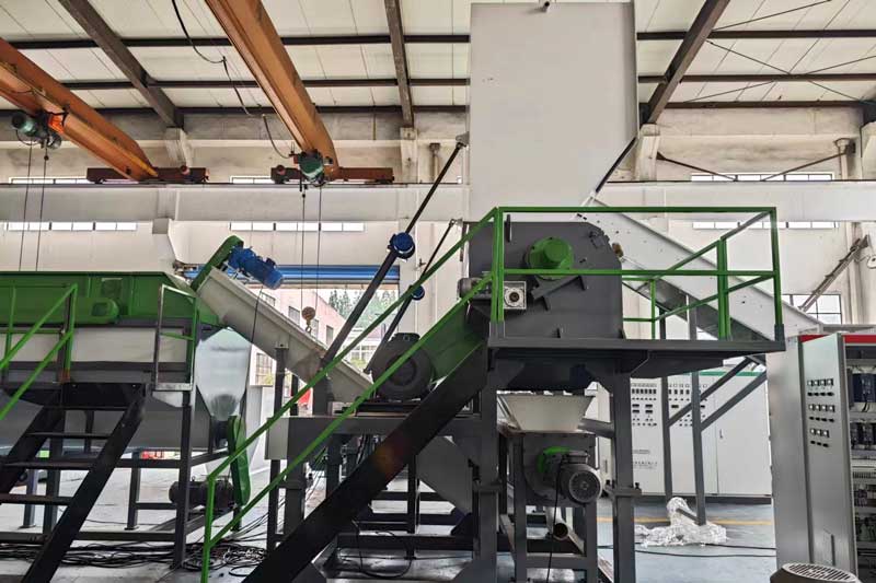 Plastic crusher for PET washing line