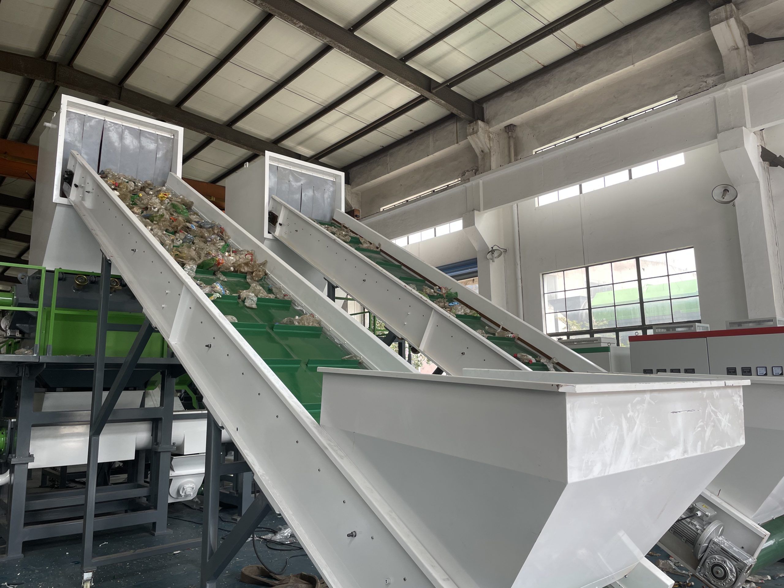 PET bottle recycling machine price